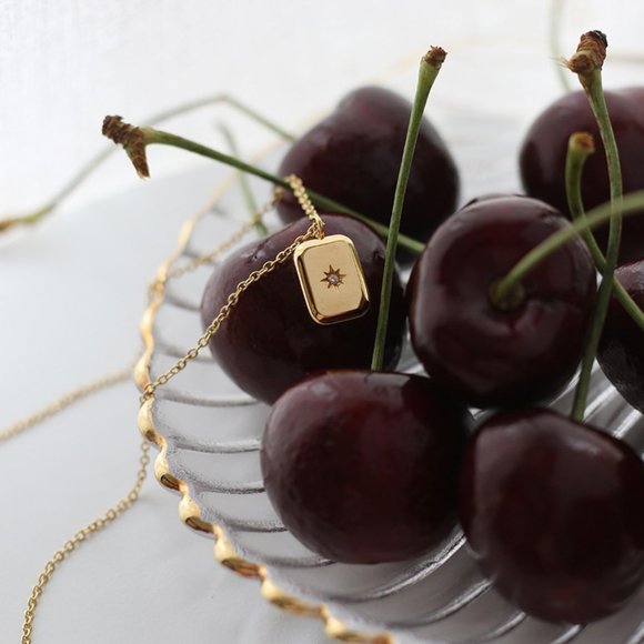 NEW 18K Gold Plated Square Diamond Star Necklace - Picture 2 of 4